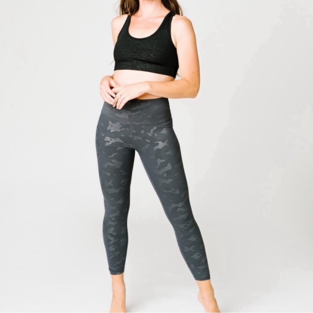 ZYIA Active Gray Battleship Camo Luxe Hi-Rise 7/8 Leggings Size 4